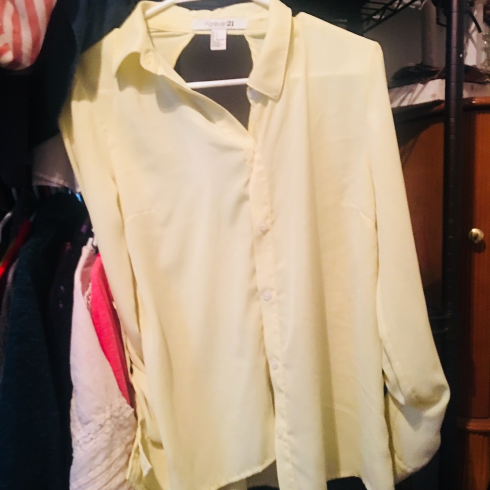 Clothes - Picture 2 of 8